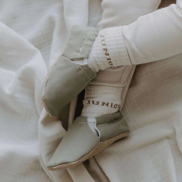 Cosy roots, khaki